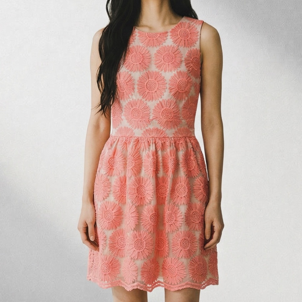 DERHY • CORAL SLEEVELESS  FLORAL EMBROIDERED MINI DRESS - SMALL